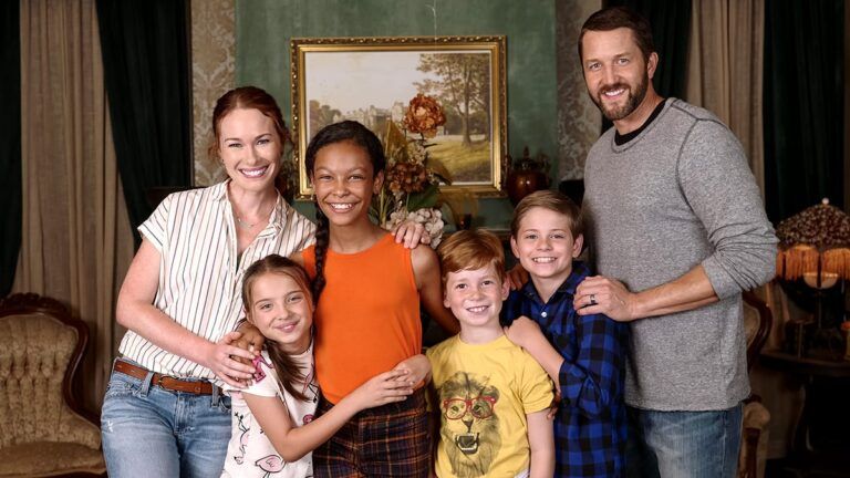 Secrets of Sulphur Springs, Disney Channel, KELLY FRYE, MADELEINE MCGRAW, KYLIEGH CURRAN, LANDON GORDON, PRESTON OLIVER, JOSH BRAATEN