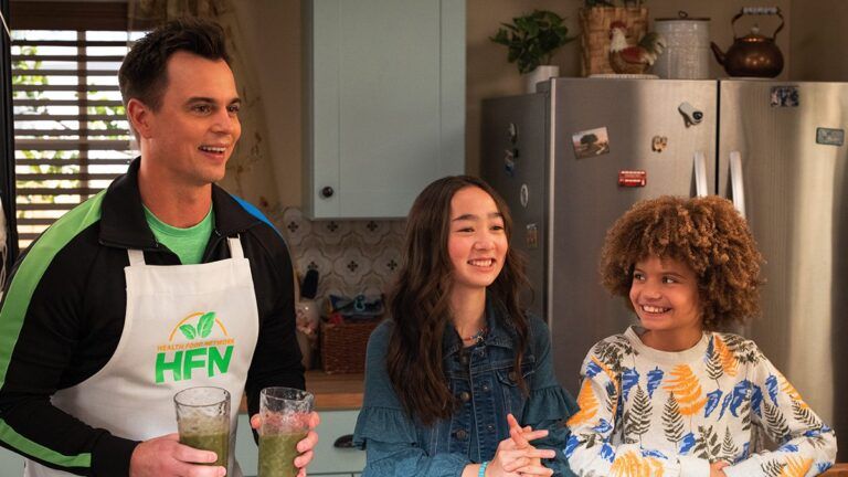Apple TV+ Cancels ‘Amber Brown’ After One Season; Series Starred Carsyn Rose, Sarah Drew and Darin Brooks Darin Brooks, Liliana Inouye, Carsyn Rose, Amber Brown, #AmberBrown, Apple TV+