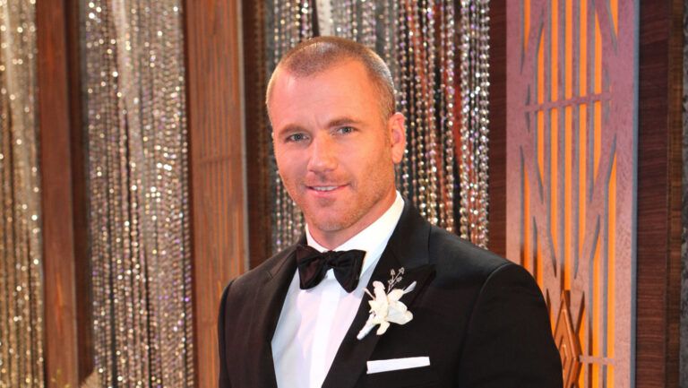 Sean Carrigan, Dr. Ben "Stitch" Rayburn, The Young and the Restless, Y&R