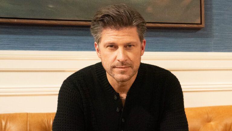 Greg Vaughan, Kial Rollins, Beyond the Gates